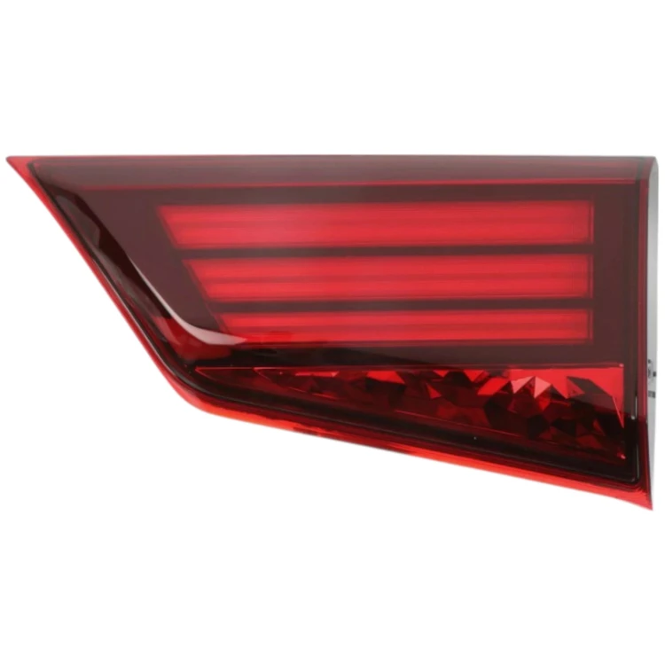 LAMPA TYLNEJ KLAPY PRAWA 8331A180 MITSUBISHI OUTLANDER III GF 2015-2021