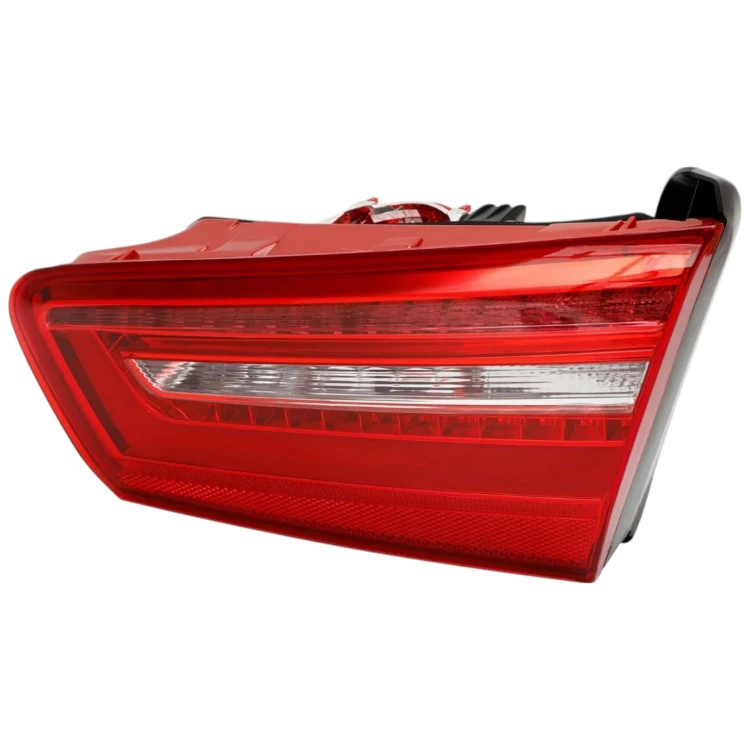 audi a6 c7 sedan 2011-2014 lampa tylna prawa wewnętrzna w klapę bagażnika