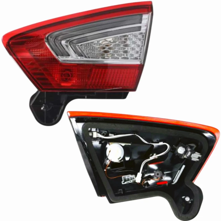 FORD MONDEO MK4 2010-2014 LED SEDAN LAMPA TYLNA WEWNĘTRZNA PRAWA 1744243