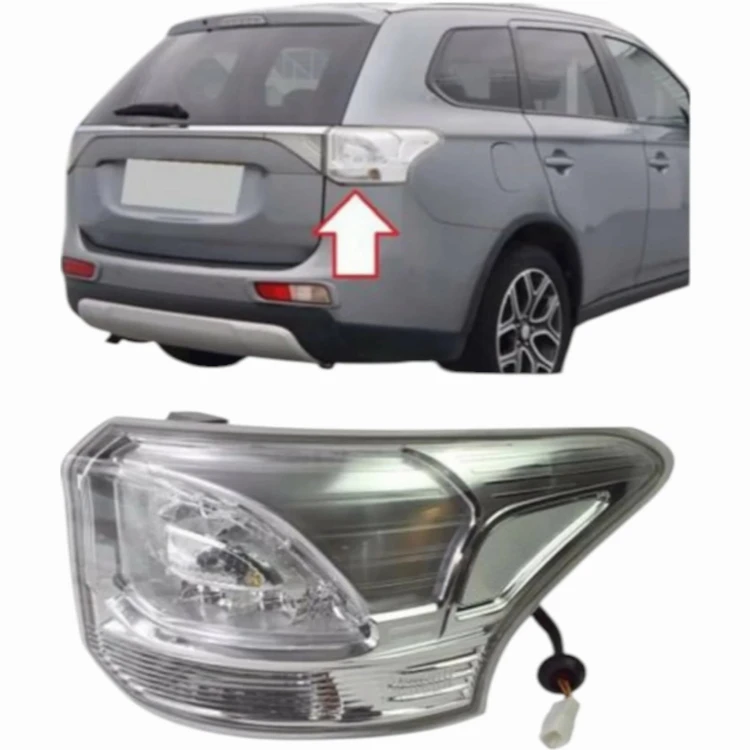 MITSUBISHI OUTLANDER 2013- LAMPA TYLNA PRAWA LED Z LISTWĄ ŻARÓWKOWĄ 8330A79