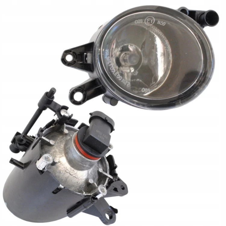 Audi A4 B6 2000-2004 Halogen LAMPA PRZECIWMGIELNA Przód Lewy 8E0941699