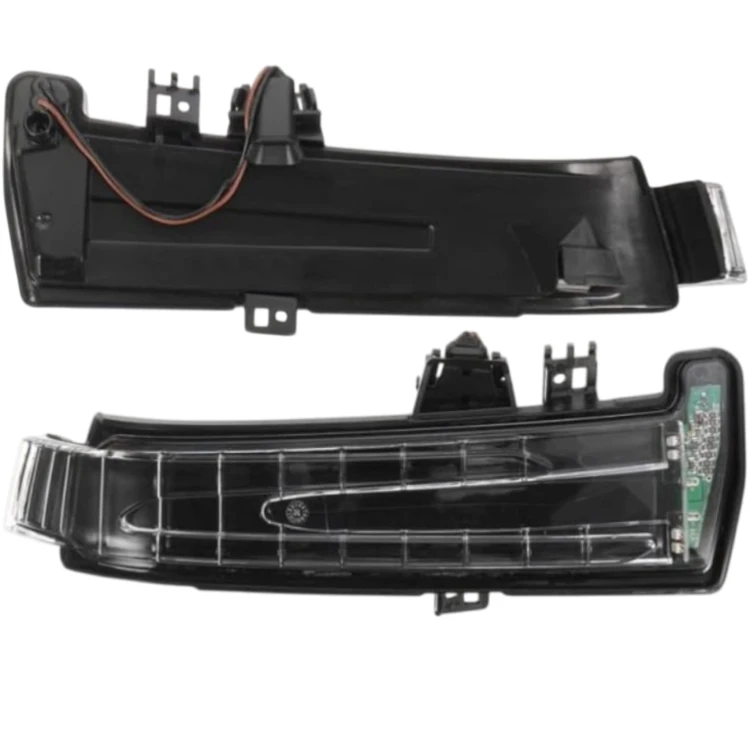 Kierunkowskaz migacz w Lusterku PRAWY Mercedes W176 W246 W204 W212 C218