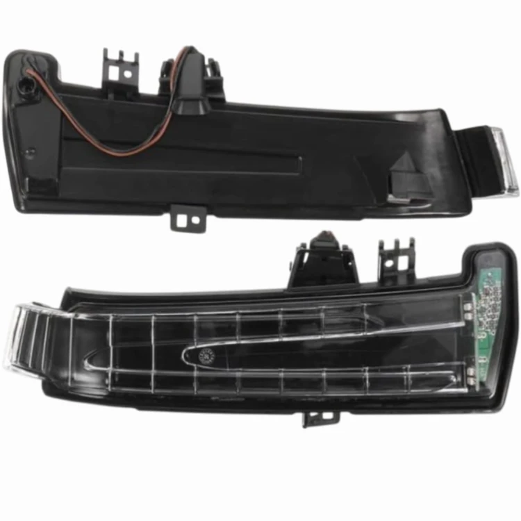 Mercedes W176 W246 W204 W212 C218 Kierunkowskaz migacz w Lusterku PRAWY