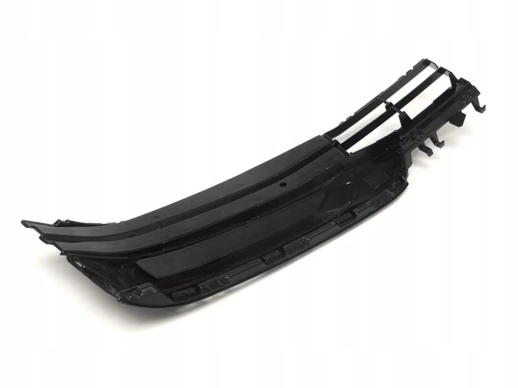 ATRAPA KRATKA ZDERZAKA prawa BMW 5 G30 G31 G38 17+