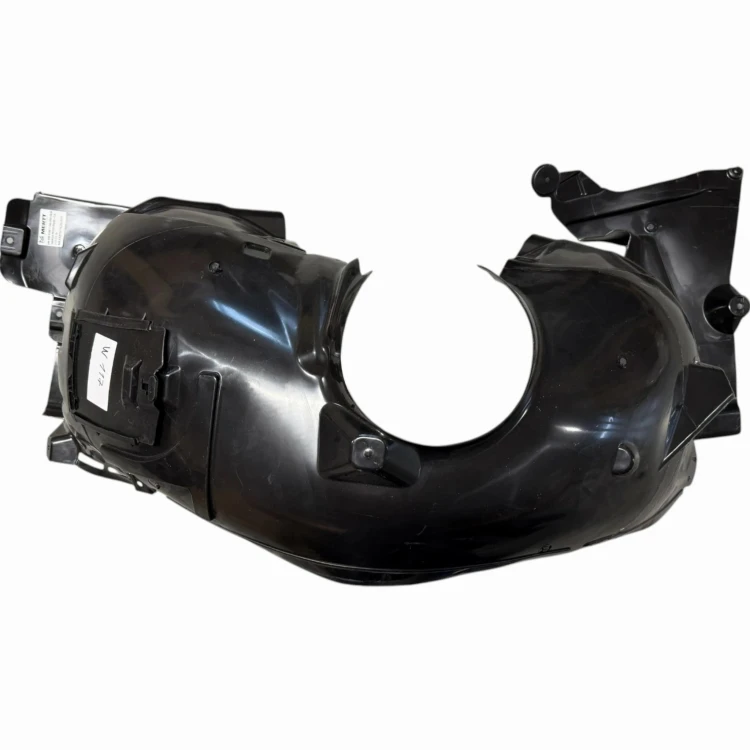 NADKOLE zakole przód LEWE MERCEDES CLA C117 13-19 W176 12-18