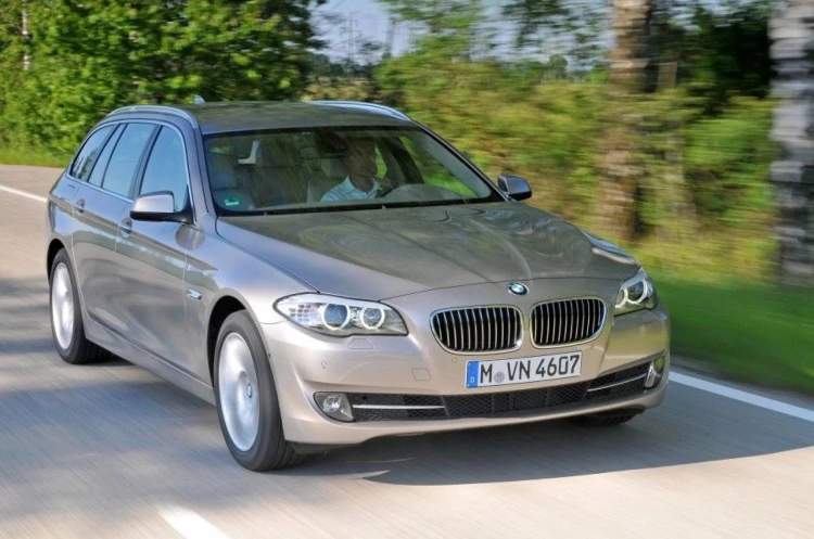 ŻALUZJA CHŁODNICY PAS PRZEDNI WLOT kierownica powietrza BMW 5 F10 F11 09-17