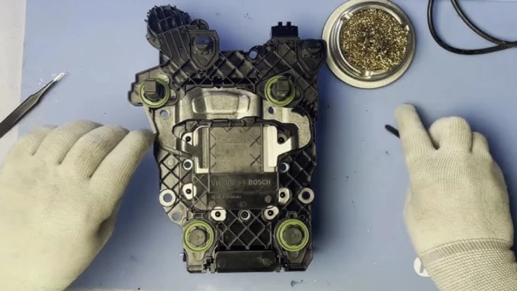 CZUJNIK MODUŁ CISNIENIA SKRZYNI BIEGÓW SPRZĘGŁA 9G-TRONIC DQ380 DQ381