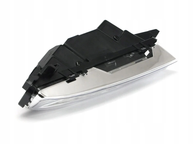 HALOGEN lampa przeciwmgielna PRAWA BMW 5 G30 G31 6 G32 2017+ 63177349132