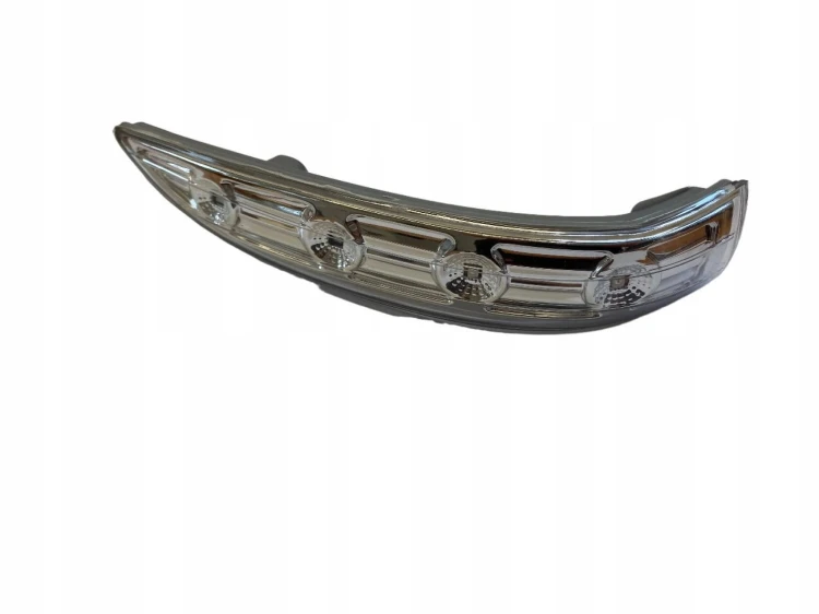LED KIERUNKOWSKAZ prawy w lusterko migacz do HYUNDAI IX35 2009-2015
