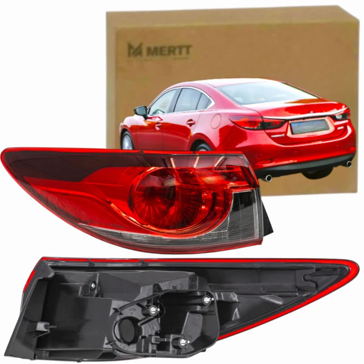 SEDAN LAMPY W BŁOTNIK TYLNE LEWA PRAWA MAZDA 6 III GJ 2012-2018 KOMPLET