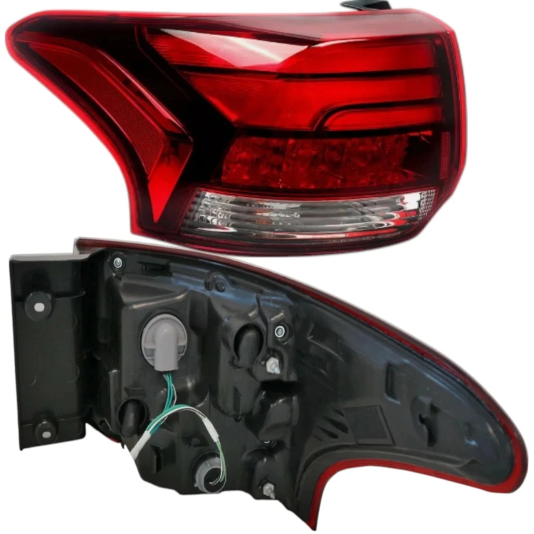 LAMPA TYLNA PRAWA LEWA 8330B174 8330B173 MITSUBISHI OUTLANDER 2015-2021